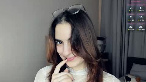 Emily online show from October 17, 7:23 am