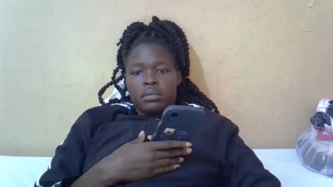 baby_may5 online show from February 12, 5:00 am