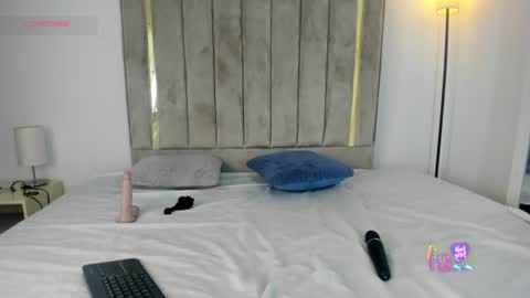 Miel online show from June 15, 7:39 pm