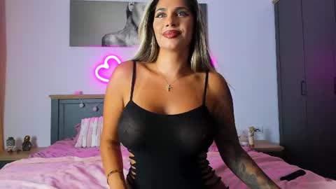 Aisha online show from July 8, 7:34 am