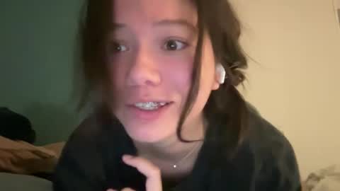 ava online show from March 5, 4:10 am