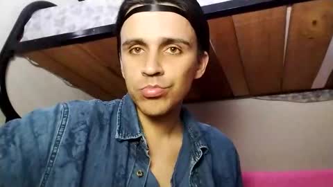 Dani  online show from November 1, 9:25 pm