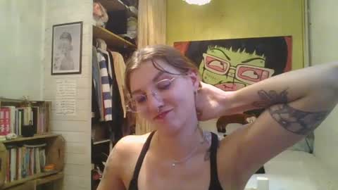babydemon6 online show from June 11, 7:23 pm
