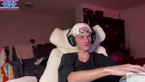 Big cock boy online show from January 18, 2:25 am