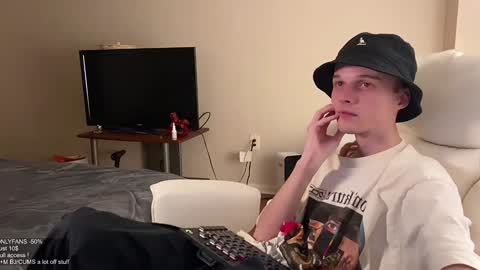 Big cock boy online show from December 5, 2:26 am