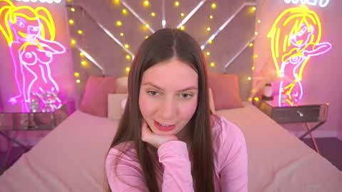 Lady Vi online show from May 5, 2:23 pm