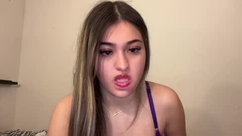 Mia online show from January 16, 6:46 am