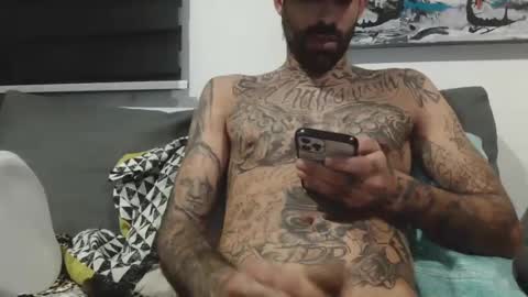 Snapshot of badcouple_ chatting on October 27, 6:02 am BadCouple  online show from October 27, 6:02 am