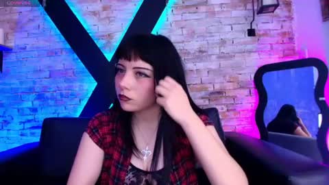 BadEyesss online show from July 16, 11:24 am