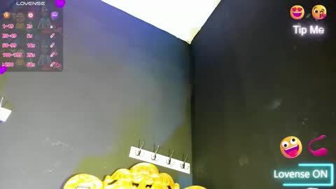 bagiolett  online show from November 13, 8:55 pm