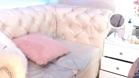 barbiefox_ online show from May 10, 11:11 pm