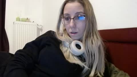 Lena online show from February 4, 7:07 pm