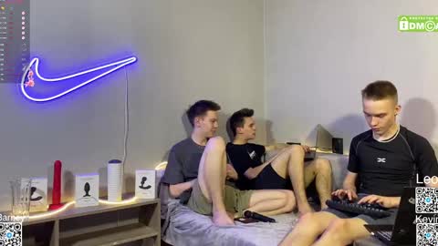 Fansly  Barney  and Kevin T  online show from March 7, 8:55 pm