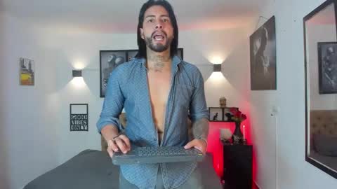 bastian_jones1 online show from November 24, 9:13 pm