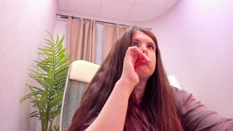 battymoll online show from March 31, 3:45 pm