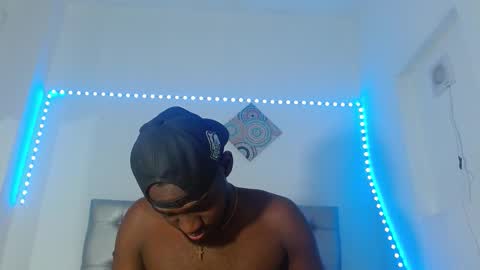 Andrew  online show from November 20, 7:00 pm