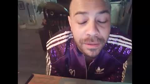 bbcdelux_ online show from April 22, 7:59 am