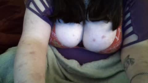 Snapshot of bbw420247365 chatting on December 9, 4:45 am Ask  online show from December 9, 4:45 am