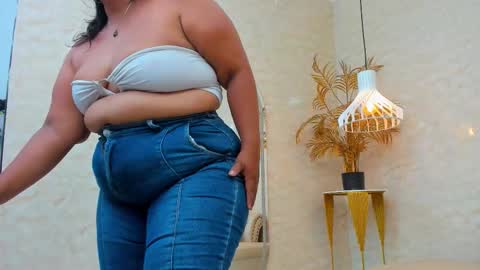 Snapshot of bbwcindyy chatting on October 11, 3:59 pm BBW Cindyy online show from October 11, 3:59 pm