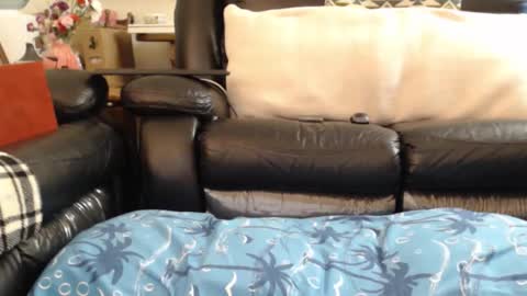 Julie online show from November 8, 8:01 pm