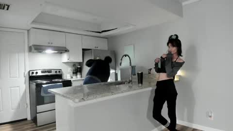 beaniebaby2 online show from April 20, 6:49 am