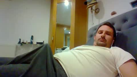 bearboudior online show from May 8, 1:39 pm