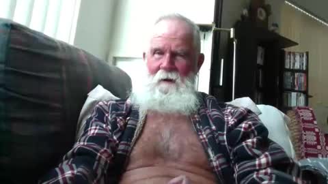 beardbushy online show from June 5, 3:39 pm
