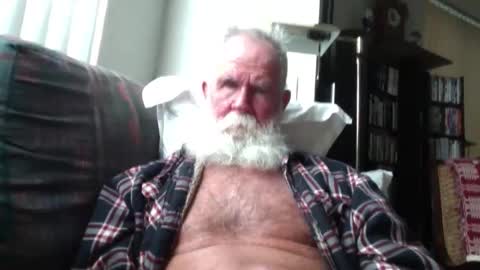 beardbushy online show from April 12, 5:28 pm