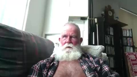 Snapshot of beardbushy chatting on October 23, 2:18 pm beardbushy online show from October 23, 2:18 pm