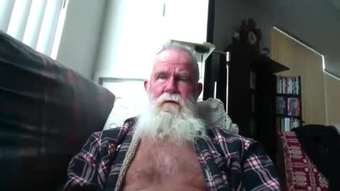 beardbushy online show from February 15, 5:33 pm