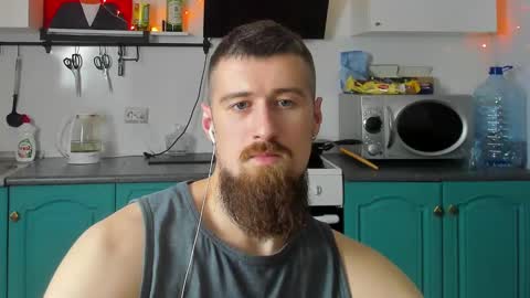 Snapshot of bearded_legend chatting on December 13, 8:14 pm Zeus online show from December 13, 8:14 pm