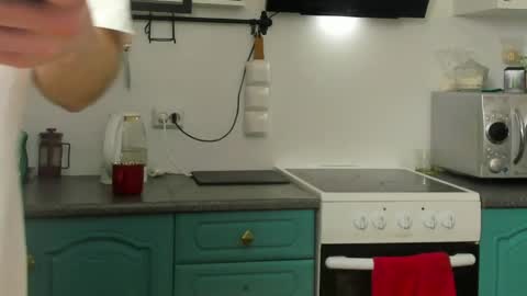 Zeus online show from April 5, 8:50 pm