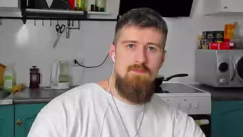 Snapshot of bearded_legend chatting on February 26, 10:26 pm Zeus online show from February 26, 10:26 pm