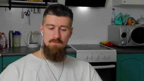 Snapshot of bearded_legend chatting on October 14, 2:25 am Zeus online show from October 14, 2:25 am