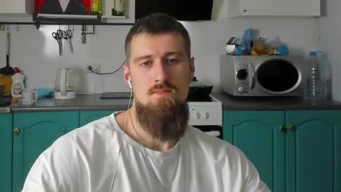 Snapshot of bearded_legend chatting on December 3, 9:39 pm Zeus online show from December 3, 9:39 pm