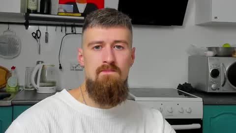 Snapshot of bearded_legend chatting on September 22, 3:27 pm Zeus online show from September 22, 3:27 pm