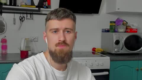 Snapshot of bearded_legend chatting on November 1, 8:30 pm Zeus online show from November 1, 8:30 pm