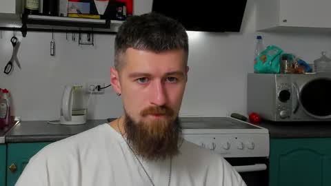 Snapshot of bearded_legend chatting on October 15, 3:32 am Zeus online show from October 15, 3:32 am