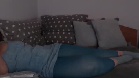 beatrice26 online show from April 7, 3:25 pm