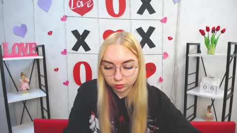 Snapshot of beatriceflyy chatting on March 6, 11:03 am BeatriceFlyy online show from March 6, 11:03 am