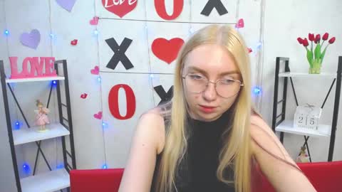 Snapshot of beatriceflyy chatting on February 25, 12:27 pm BeatriceFlyy online show from February 25, 12:27 pm