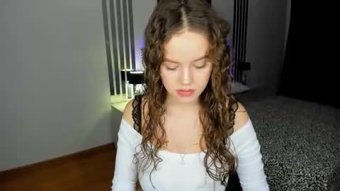 BeatriceWild online show from April 14, 11:13 am