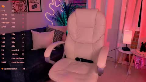 Chleo online show from October 17, 2:15 am