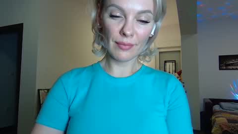 Snapshot of beautifulkollettee chatting on January 17, 10:23 pm Beautifulkollette online show from January 17, 10:23 pm