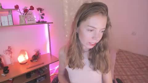 Snapshot of beautyeliise chatting on September 20, 2:09 pm Eliise online show from September 20, 2:09 pm