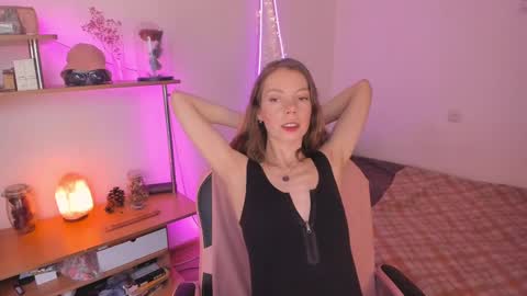 Snapshot of beautyeliise chatting on February 11, 9:09 am Eliise online show from February 11, 9:09 am