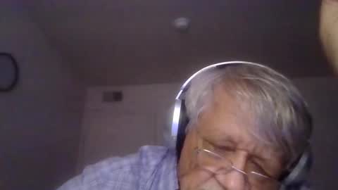 Snapshot of beautytomyeyes chatting on October 19, 2:49 am beautytomyeyes online show from October 19, 2:49 am