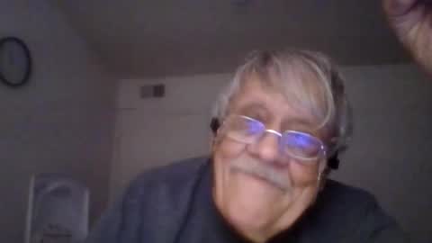 Snapshot of beautytomyeyes chatting on October 16, 2:33 am beautytomyeyes online show from October 16, 2:33 am