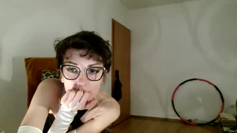 Raluca online show from March 31, 8:53 pm