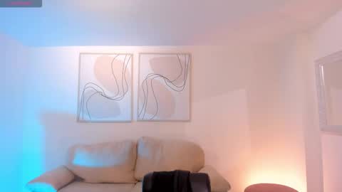 Am Becca online show from January 7, 8:03 pm